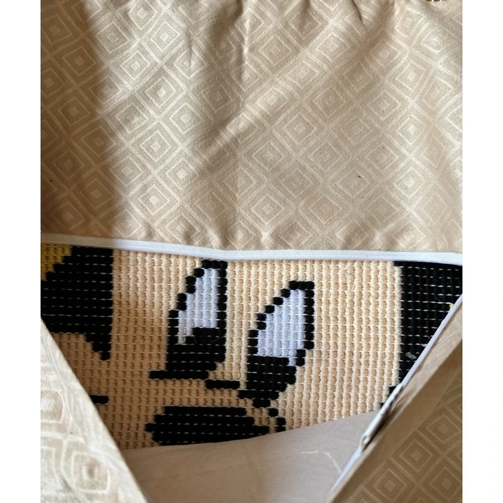 Disney Mickey And Minnie Set Of Latch And Hook Pillowcase Covers 19x20
